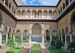 Seville_Real_Alcazar_2.jpg