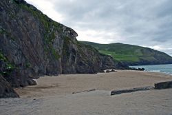 Dunquin_Beach_Dingle.jpg